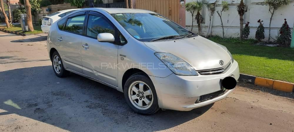 Toyota Prius 2008 for Sale in Lahore Image-1