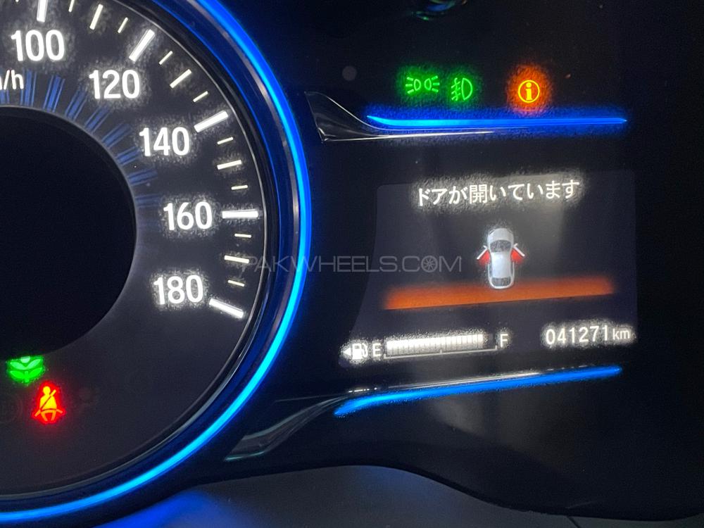 Honda Vezel 2015 for Sale in Lahore Honda Vezel 2015 for Sale in Lahore Image-14