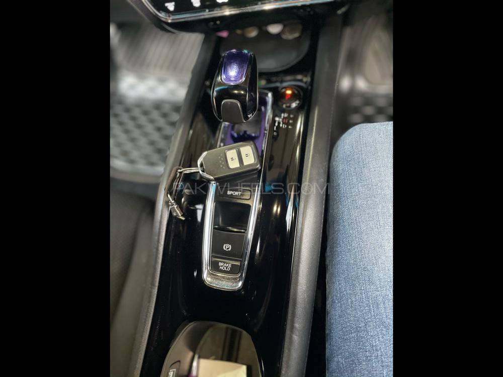 Honda Vezel 2015 for Sale in Lahore Honda Vezel 2015 for Sale in Lahore Image-16