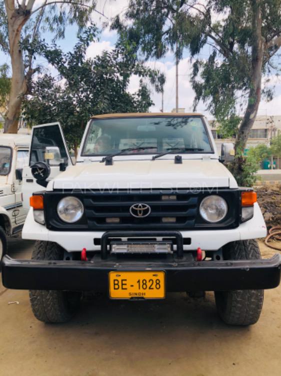 Toyota Land Cruiser - 1987  Toyota Land Cruiser - 1987  Image-2