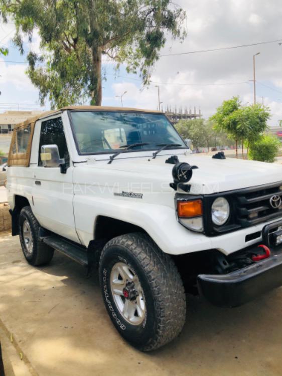 Toyota Land Cruiser - 1987  Toyota Land Cruiser - 1987  Image-5