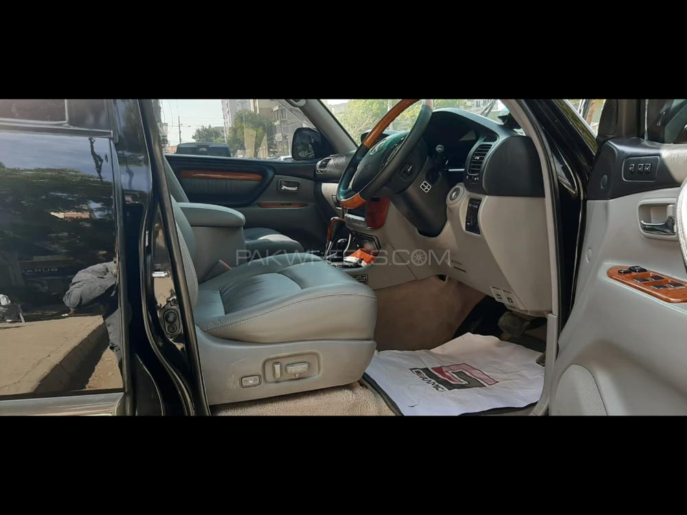 Lexus LX Series 2005 for Sale in Karachi Lexus LX Series 2005 for Sale in Karachi Image-4
