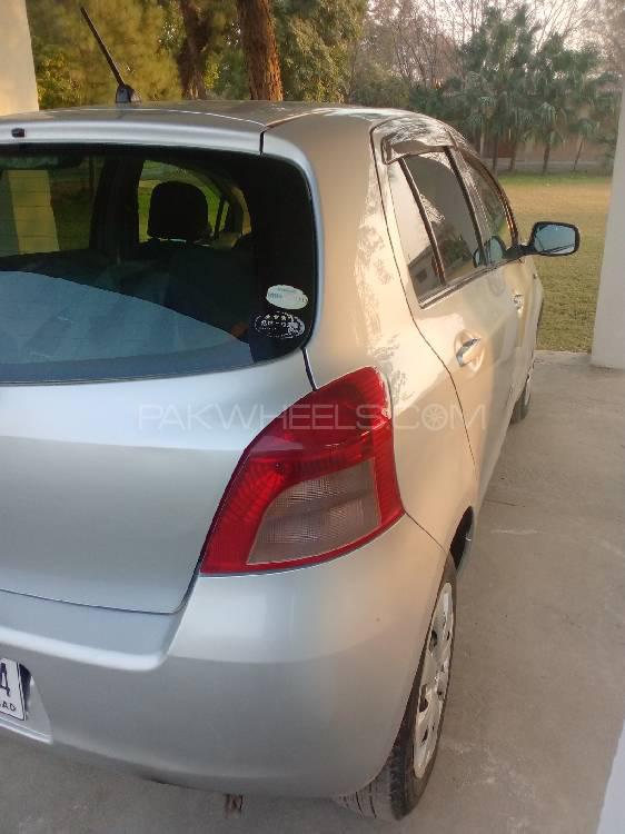 Toyota Vitz 2006 for Sale in Nowshera cantt Image-1