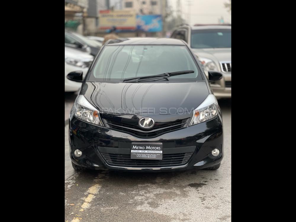 Toyota Vitz 2013 for Sale in Lahore Image-1