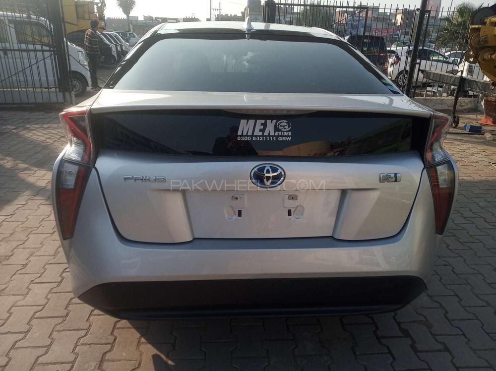 Toyota Prius 2017 for Sale in Gujranwala Toyota Prius 2017 for Sale in Gujranwala Image-4