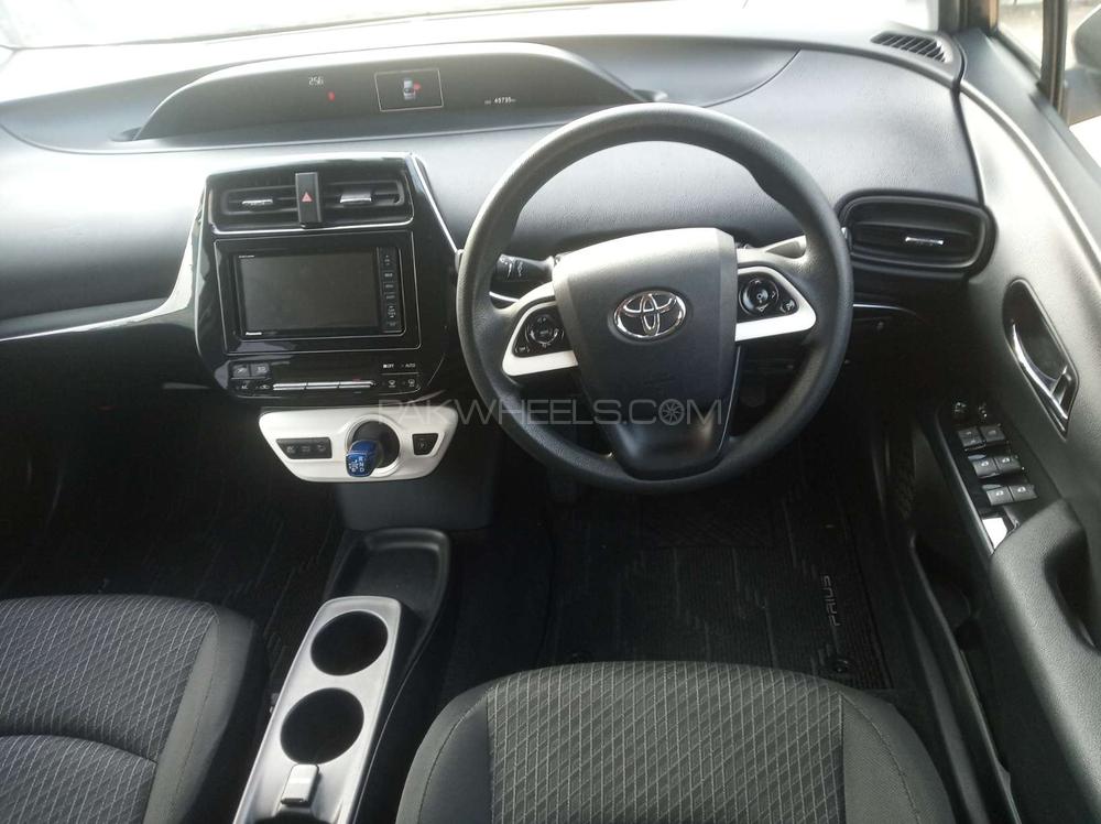 Toyota Prius 2017 for Sale in Gujranwala Toyota Prius 2017 for Sale in Gujranwala Image-8