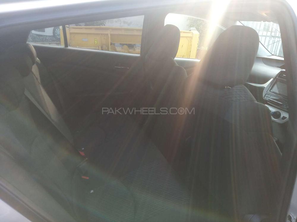 Toyota Prius 2017 for Sale in Gujranwala Toyota Prius 2017 for Sale in Gujranwala Image-9