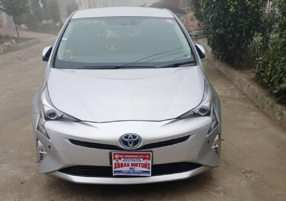 Toyota Prius 2017 for Sale in Lahore Image-1