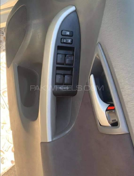 Toyota Prius 2010 for Sale in Lahore Toyota Prius 2010 for Sale in Lahore Image-18