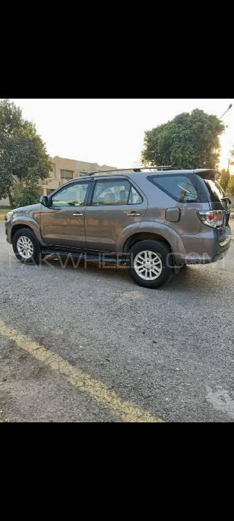 ٹویوٹا فورچیونر 2013 for Sale in جہلم ٹویوٹا فورچیونر 2013 for Sale in جہلم Image-4