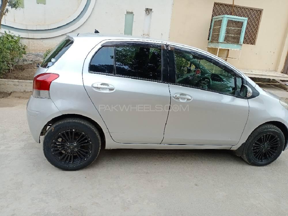 Toyota Vitz 2008 for Sale in Multan Image-1