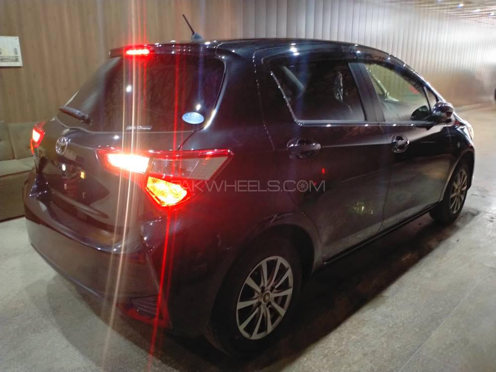Toyota Vitz 2017 for Sale in Lahore Image-1