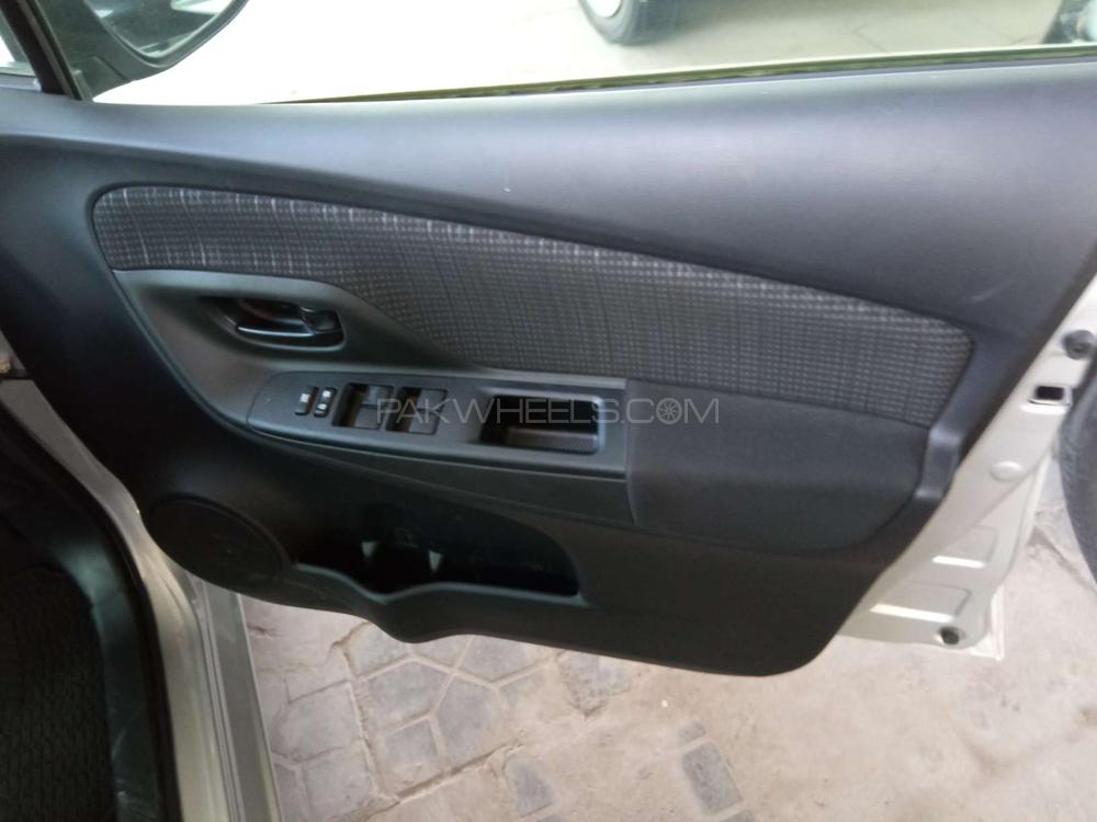 Toyota Vitz 2017 for Sale in Rawalpindi Toyota Vitz 2017 for Sale in Rawalpindi Image-9