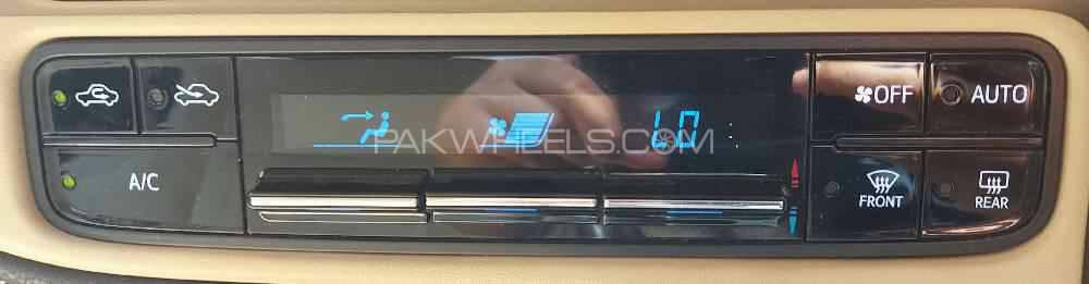 Toyota Corolla 2018 for Sale in Peshawar Toyota Corolla 2018 for Sale in Peshawar Image-13