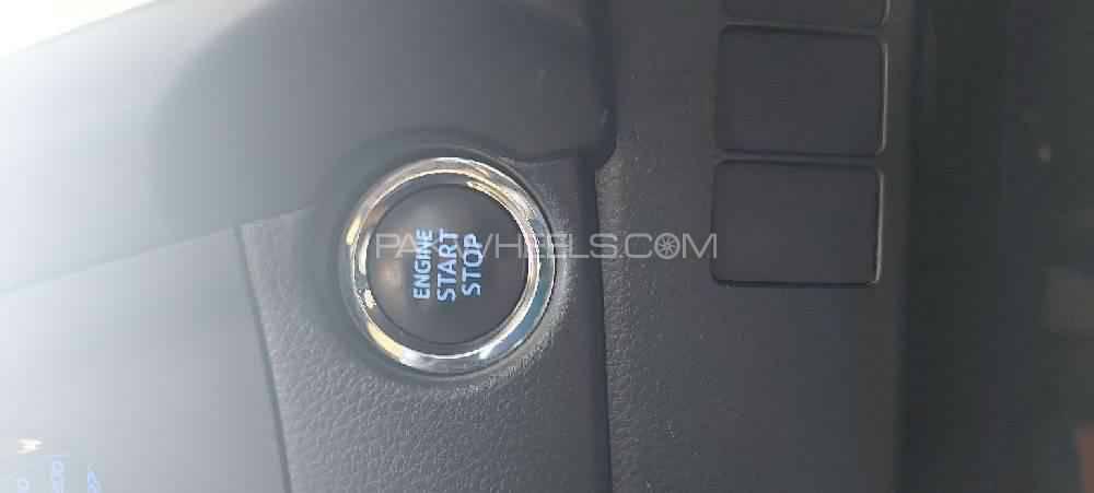 Toyota Corolla 2018 for Sale in Peshawar Toyota Corolla 2018 for Sale in Peshawar Image-12