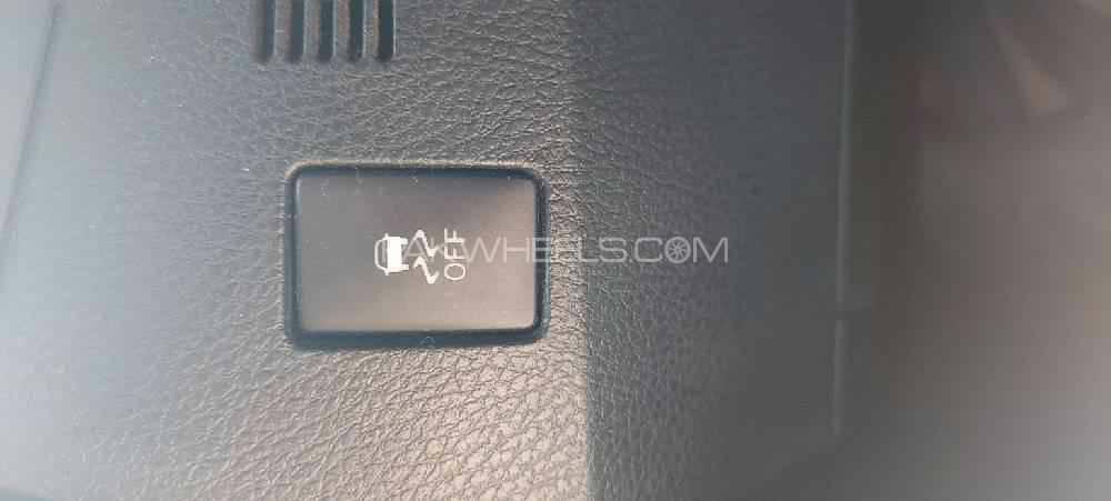 Toyota Corolla 2018 for Sale in Peshawar Toyota Corolla 2018 for Sale in Peshawar Image-17
