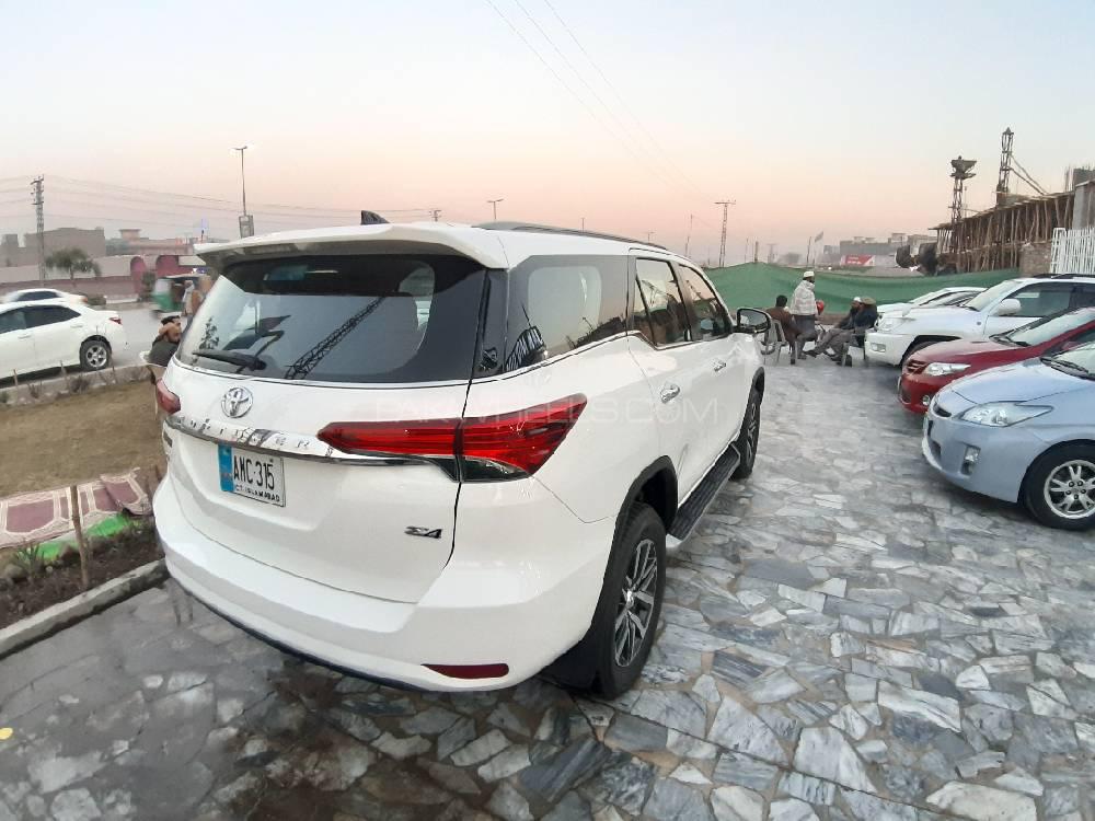 Toyota Fortuner 2019 for Sale in Peshawar Toyota Fortuner 2019 for Sale in Peshawar Image-7