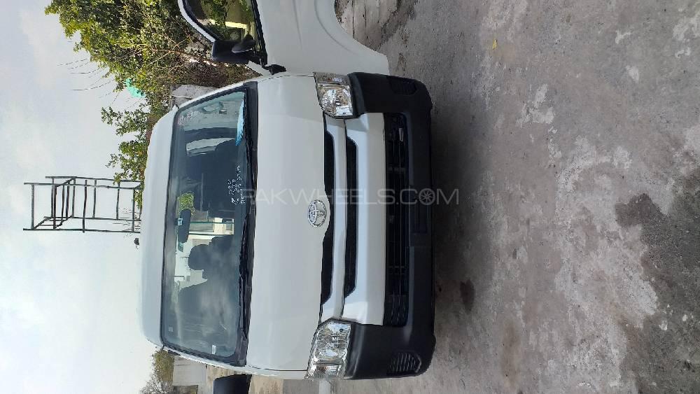 ٹویوٹا ہائی ایس 2015 for Sale in اٹک ٹویوٹا ہائی ایس 2015 for Sale in اٹک Image-2