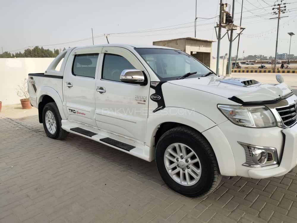 ٹویوٹا ہائیلکس 2012 for Sale in ملتان ٹویوٹا ہائیلکس 2012 for Sale in ملتان Image-2