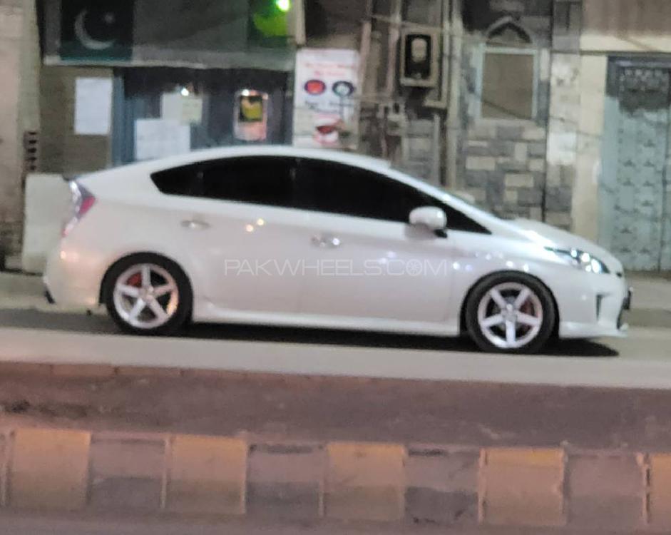 Toyota Prius 2014 for Sale in Peshawar Toyota Prius 2014 for Sale in Peshawar Image-13