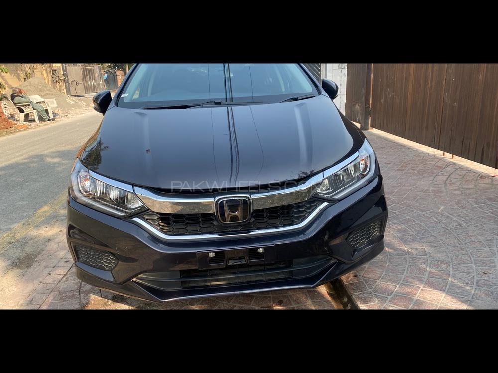 Honda Grace Hybrid 2018 for Sale in Lahore Image-1