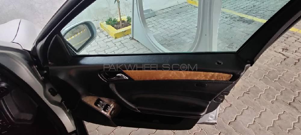 Mercedes Benz C Class 2006 for Sale in Lahore Mercedes Benz C Class 2006 for Sale in Lahore Image-13