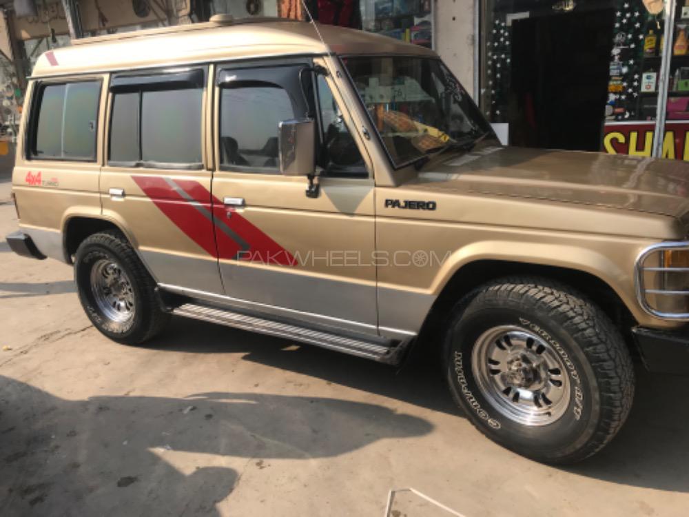 Mitsubishi Pajero 1988 for Sale in Peshawar Mitsubishi Pajero 1988 for Sale in Peshawar Image-3