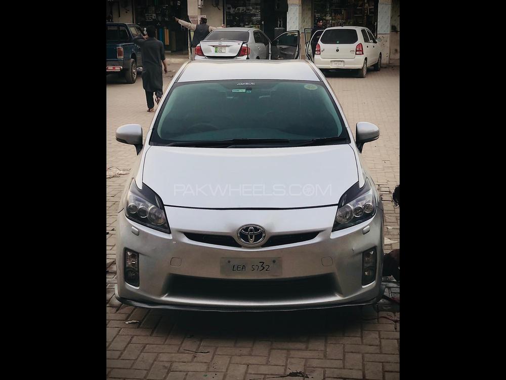 Toyota Prius 2011 for Sale in Peshawar Image-1