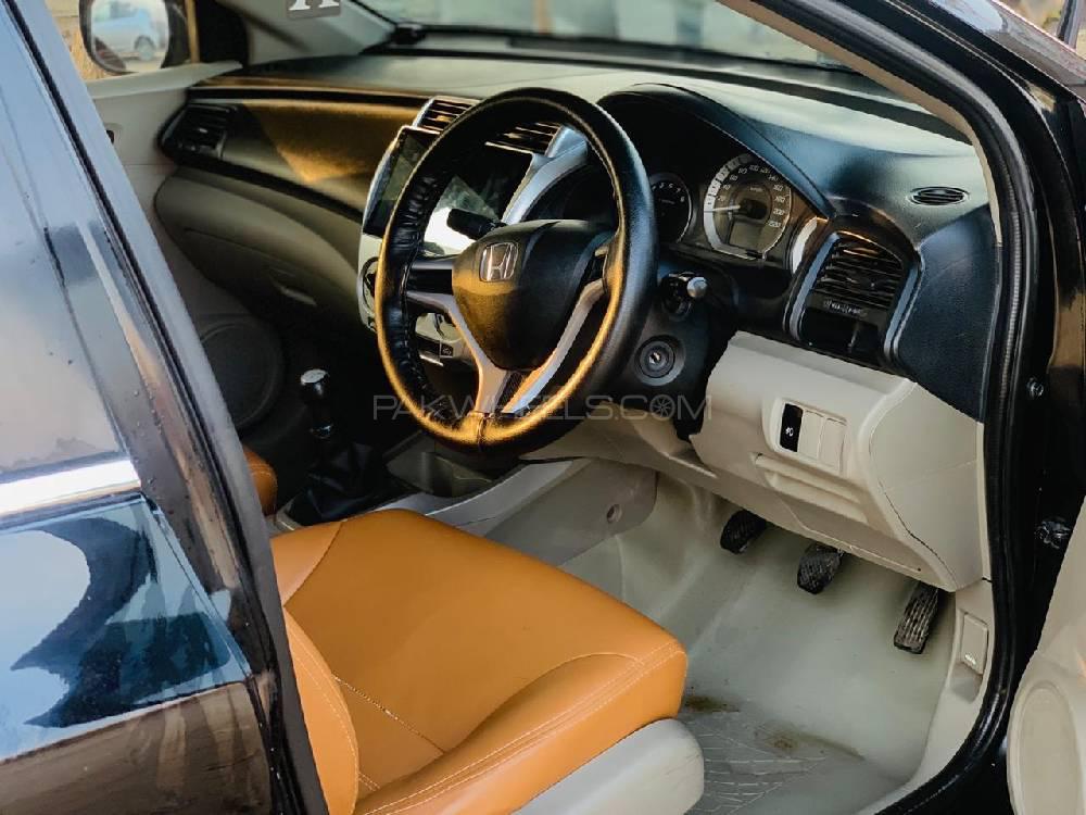 Honda City 2016 for Sale in Okara Image-1