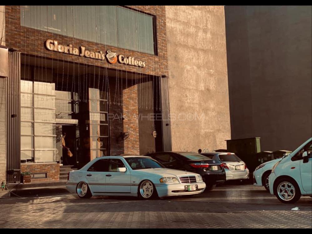 Mercedes Benz C Class 1995 for Sale in Lahore Image-1