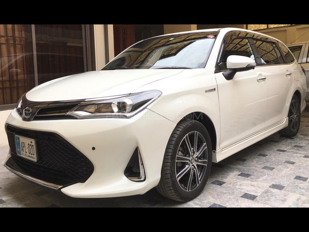 Toyota Corolla Fielder 2017 for Sale in Peshawar Image-1