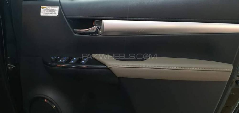 Toyota Hilux 2021 for Sale in Peshawar Toyota Hilux 2021 for Sale in Peshawar Image-9