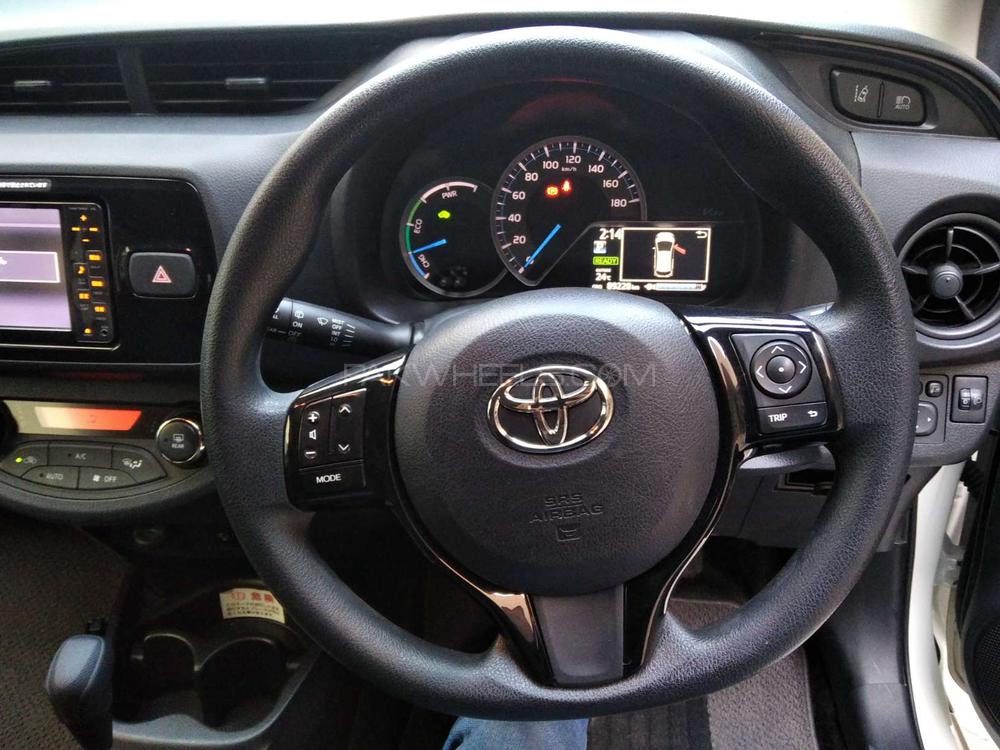 Toyota Vitz 2017 for Sale in Karachi Toyota Vitz 2017 for Sale in Karachi Image-4