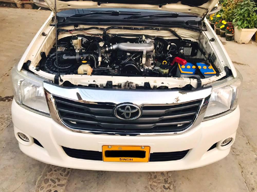 Toyota Hilux 2014 for Sale in Karachi Toyota Hilux 2014 for Sale in Karachi Image-4