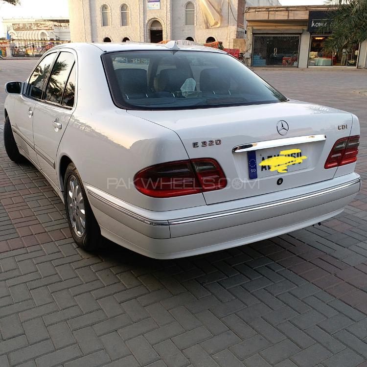 Mercedes Benz E Class 2000 for Sale in Rawalpindi Mercedes Benz E Class 2000 for Sale in Rawalpindi Image-8