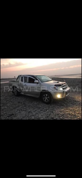 Toyota Hilux 2005 for Sale in Swabi Image-1