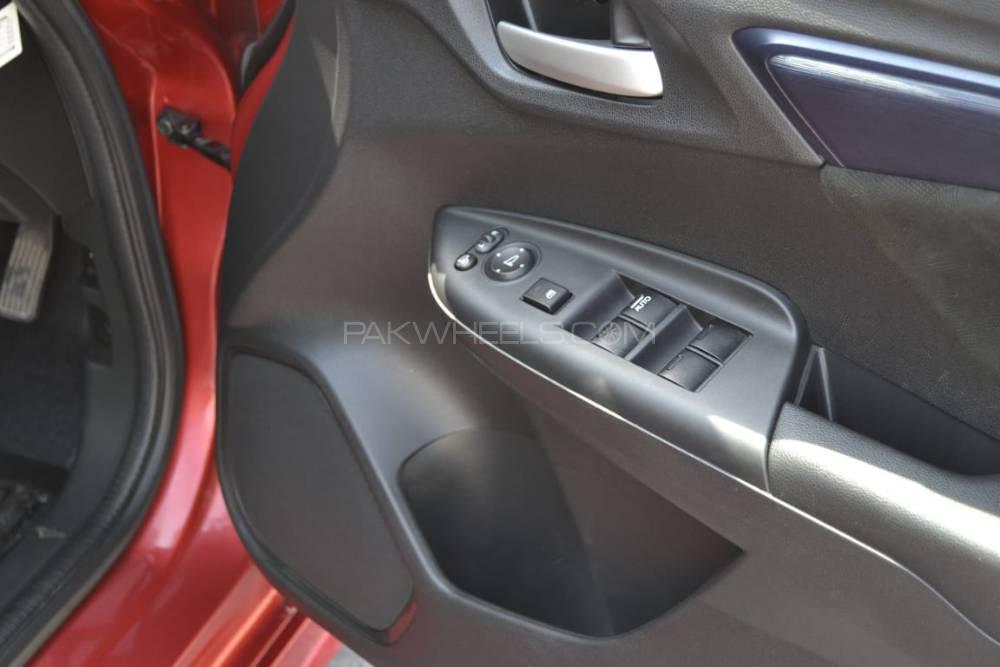Honda Fit 2016 for Sale in Islamabad Honda Fit 2016 for Sale in Islamabad Image-3