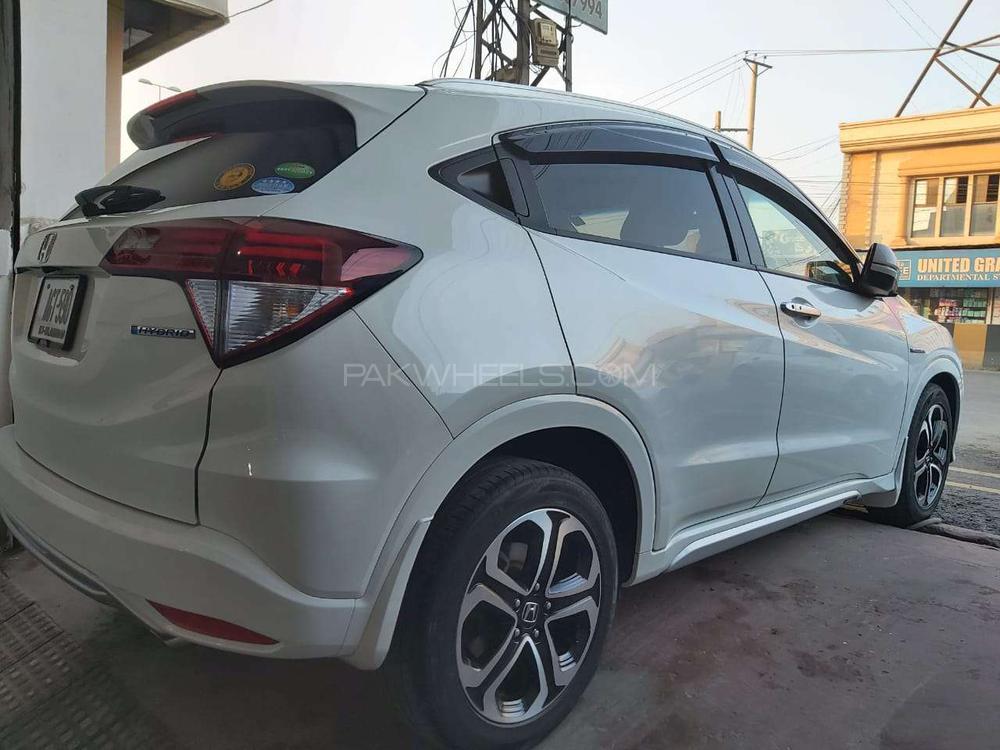 Honda Vezel 2015 for Sale in Multan Honda Vezel 2015 for Sale in Multan Image-6