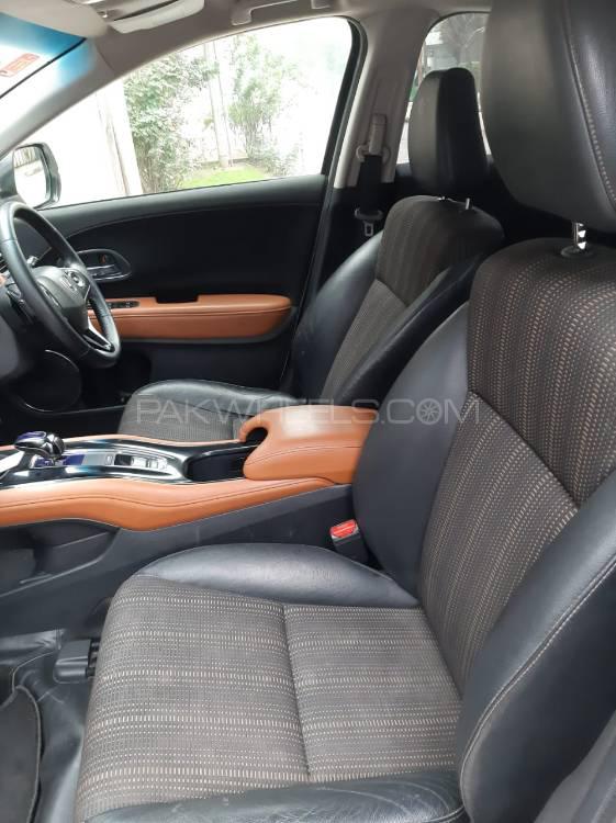 Honda Vezel 2014 for Sale in Lahore Honda Vezel 2014 for Sale in Lahore Image-11