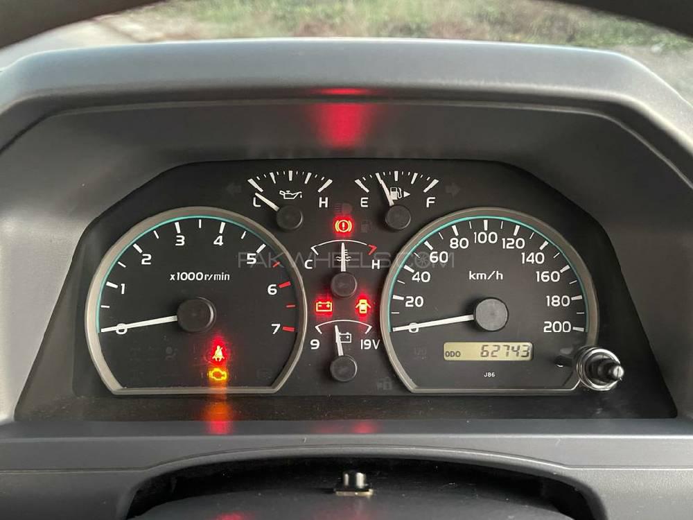 Toyota Land Cruiser 2014 for Sale in Karachi Toyota Land Cruiser 2014 for Sale in Karachi Image-15