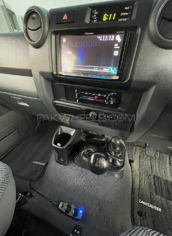 Toyota Land Cruiser 2014 for Sale in Karachi Toyota Land Cruiser 2014 for Sale in Karachi Image-14