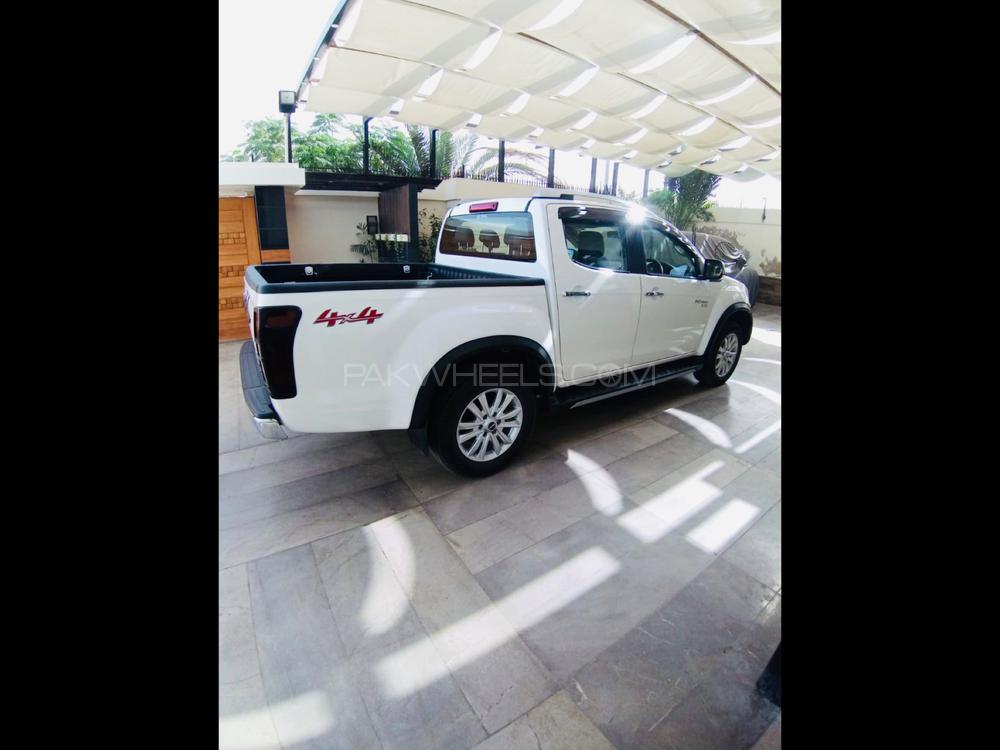 ازوزو ڈی-میکس 2020 for Sale in کراچی ازوزو ڈی-میکس 2020 for Sale in کراچی Image-7