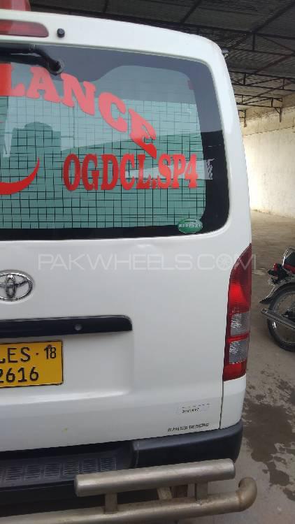Toyota Hiace 2011 for Sale in D.G.Khan Toyota Hiace 2011 for Sale in D.G.Khan Image-2