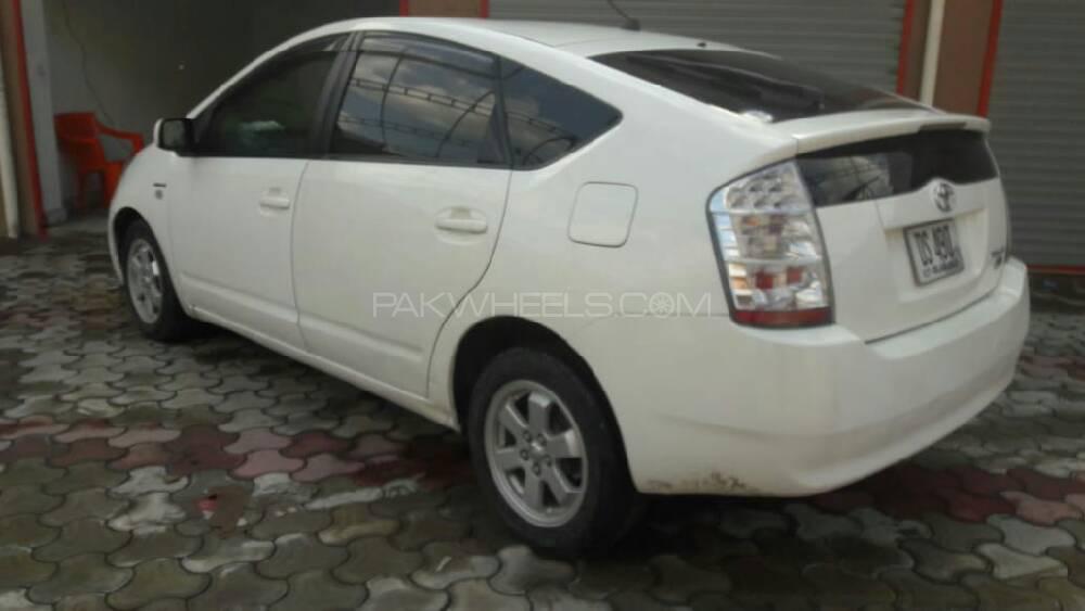 Toyota Prius 2011 for Sale in Peshawar Image-1