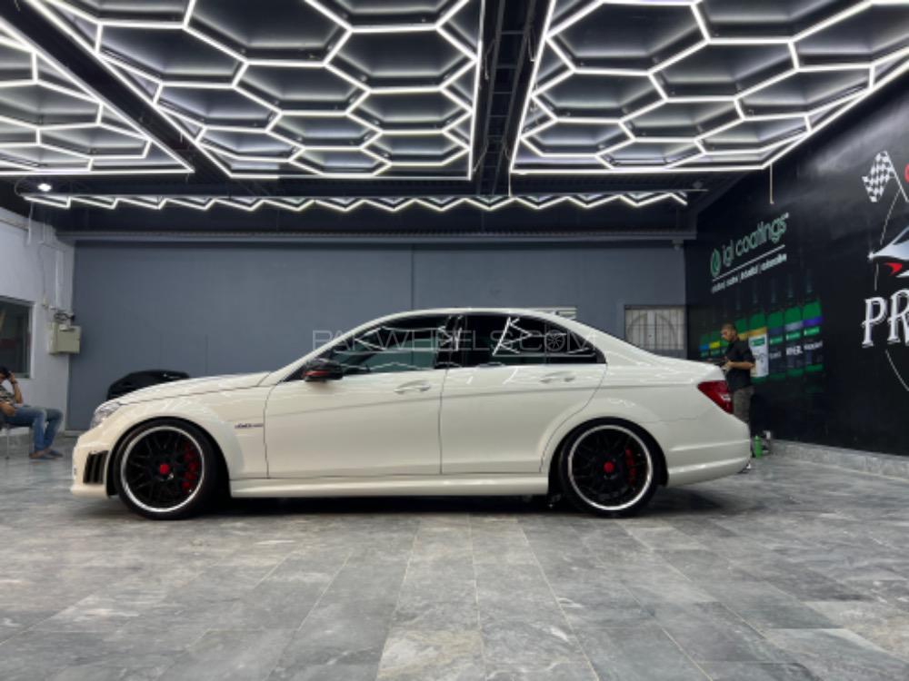 Mercedes Benz C Class - 2011  Mercedes Benz C Class - 2011  Image-3
