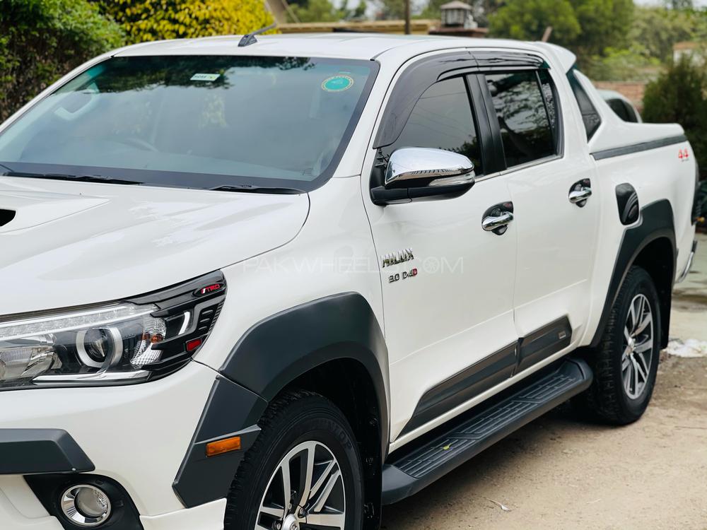 Toyota Hilux 2017 for Sale in Multan Toyota Hilux 2017 for Sale in Multan Image-5