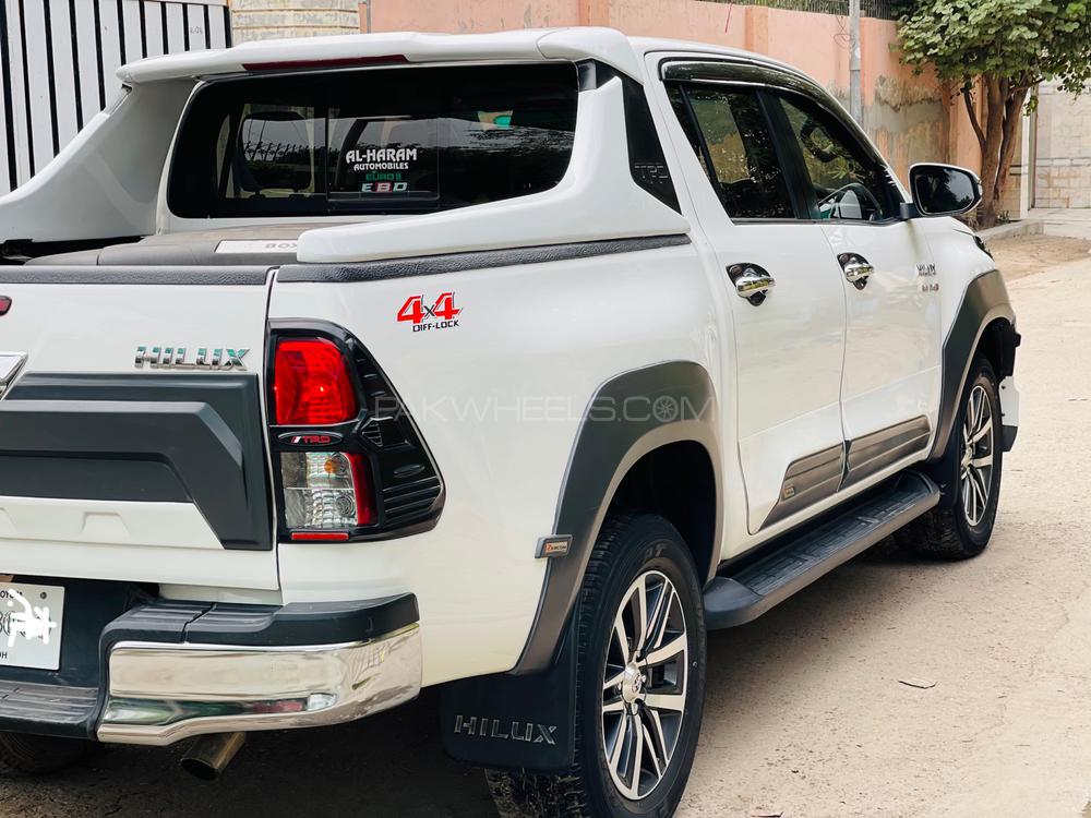 Toyota Hilux 2017 for Sale in Multan Toyota Hilux 2017 for Sale in Multan Image-6