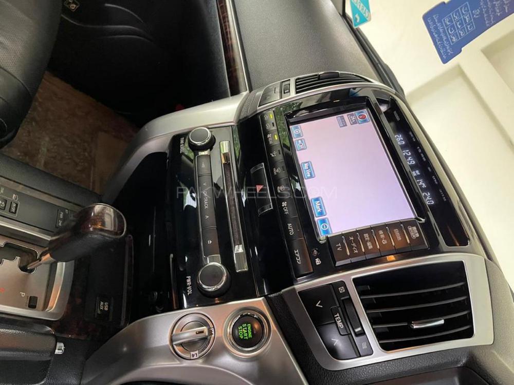 Toyota Land Cruiser 2012 for Sale in Lahore Toyota Land Cruiser 2012 for Sale in Lahore Image-4