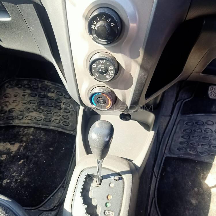 Toyota Vitz 2010 for Sale in Daharki Image-1