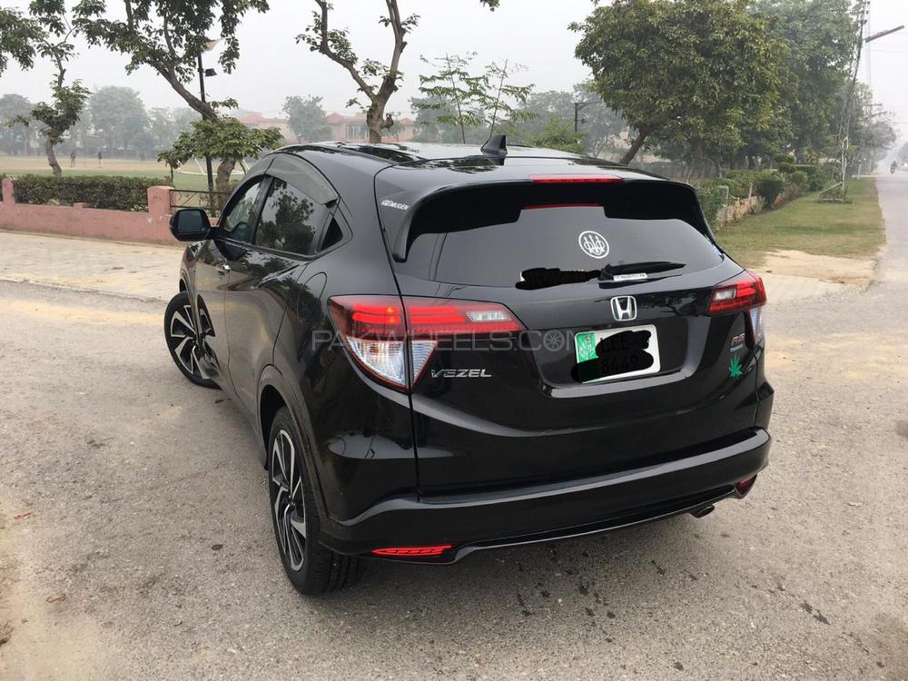 Honda Vezel 2016 for Sale in Lahore Honda Vezel 2016 for Sale in Lahore Image-4